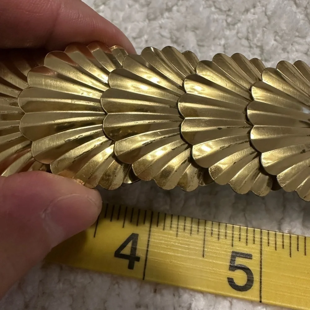 Vintage Gold Seashell Stretch Belt